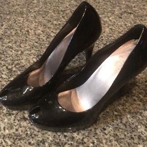 ❤️ 2/$20 BCBG Shoes